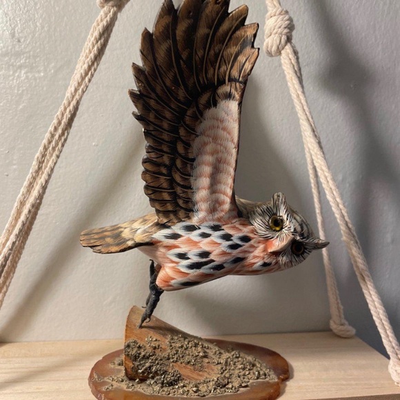 🦉 Beautiful vintage hand carved flying wooden owl figurine sculpture art - Picture 5 of 5